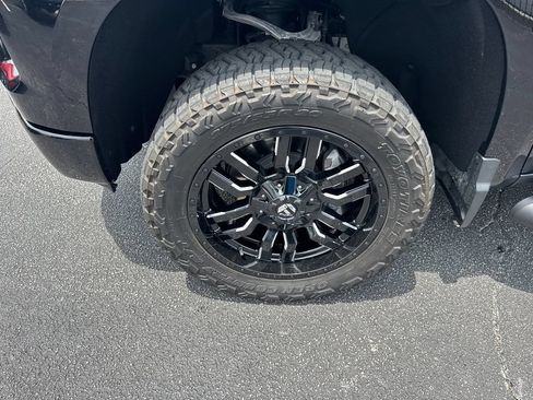 Used 2025 Chevrolet Silverado 1500 Custom Trail Boss w/ Turbomax Blackout Package AWD/4WD image 12
