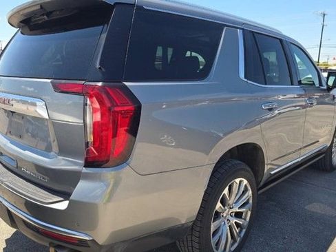 Used 2023 GMC Yukon Denali image 2