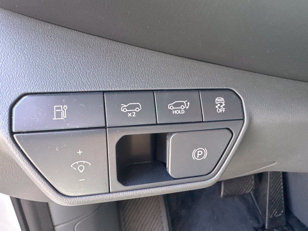 Used 2024 Kia EV9 Light Long Range RWD image 11