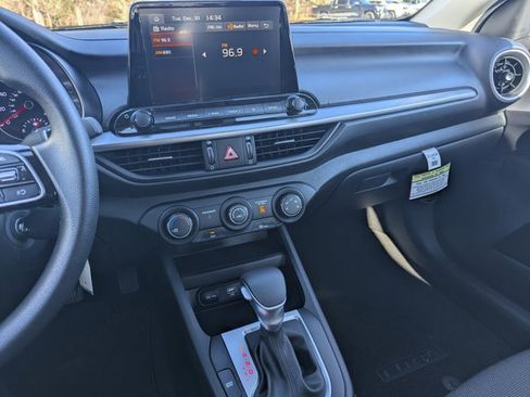 Used 2024 Kia Forte LX image 24