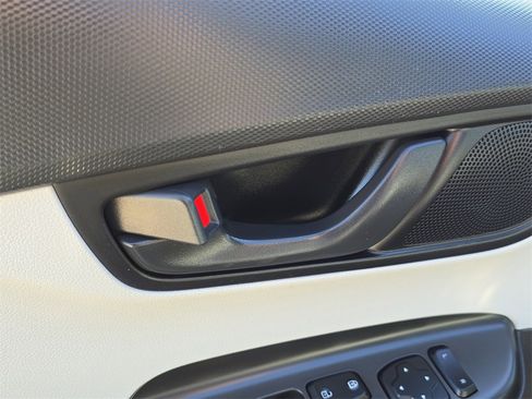 Used 2023 Hyundai Kona SE image 20