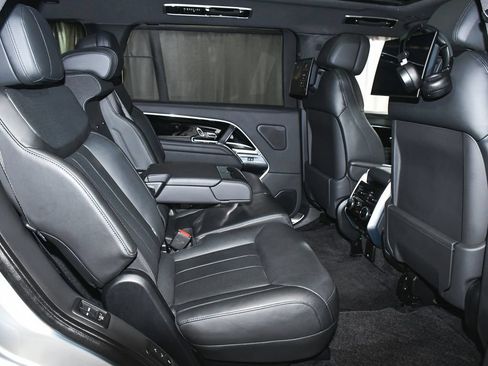 Used 2024 Land Rover Range Rover Long Wheelbase SE AWD/4WD image 62