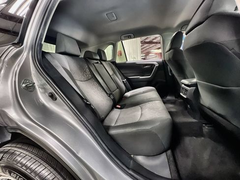 Used 2023 Toyota RAV4 XLE AWD/4WD image 24