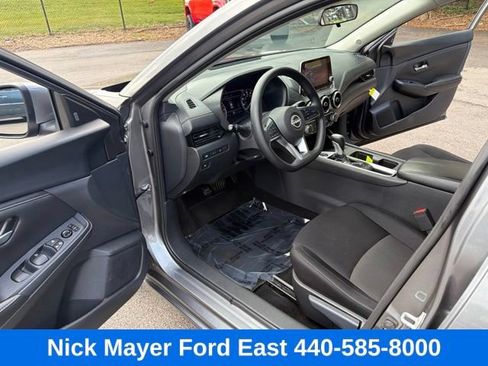 Used 2024 Nissan Sentra SV FWD image 11