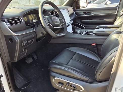 Used 2024 Jeep Wagoneer Series III image 15