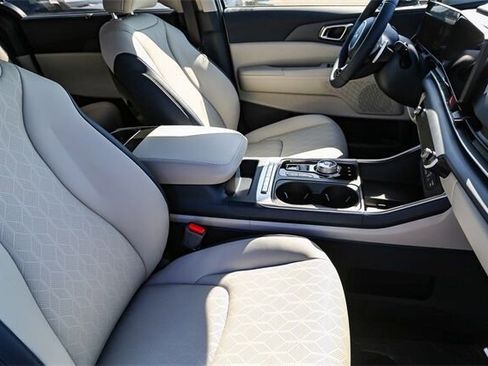 New 2026 Kia Carnival EX FWD image 14