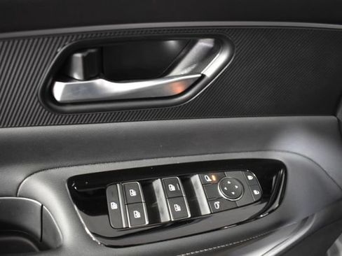 Certified 2025 Nissan Murano SV AWD/4WD image 8