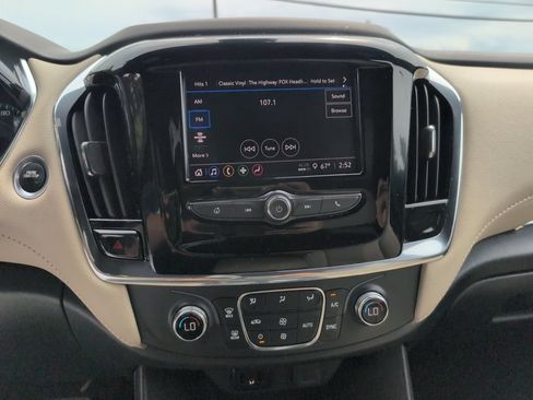 Used 2023 Chevrolet Traverse LS AWD/4WD image 9