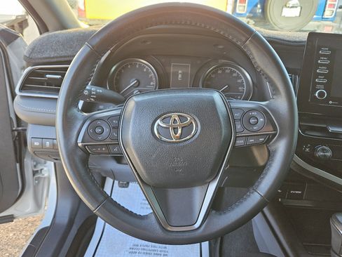 Used 2024 Toyota Camry SE image 15
