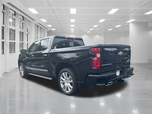 Used 2025 Chevrolet Silverado 1500 High Country AWD/4WD image 6