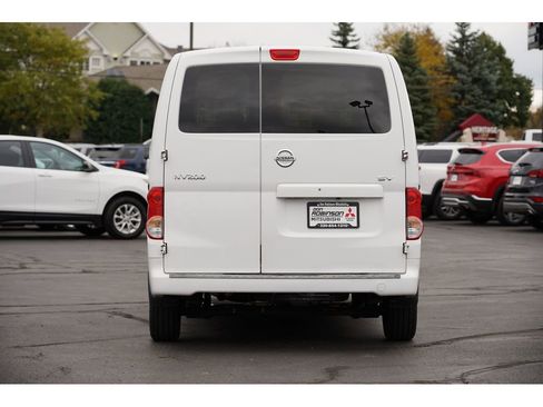 Used 2018 Nissan NV200 SV w/ Navigation Package image 4