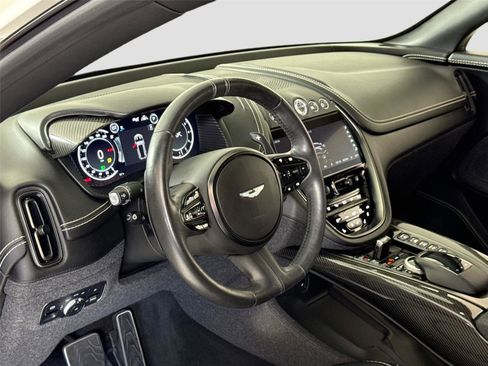 Used 2021 Aston Martin DBX image 16