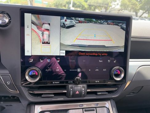 Certified 2026 Lexus GX 550 AWD/4WD image 16