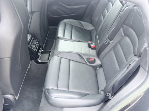 Used 2023 Porsche Taycan image 15