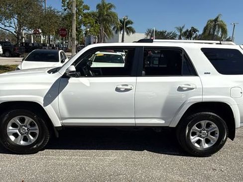 Certified 2024 Toyota 4Runner SR5 Premium w/ Moonroof Package image 4