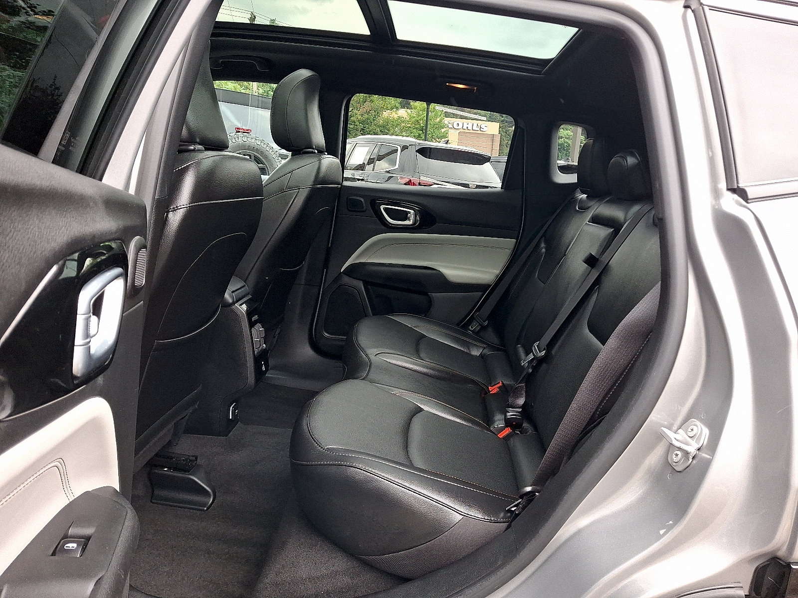 Certified 2023 Jeep Compass Limited w/ Elite Group AWD/4WD image 10
