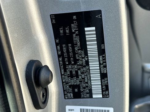 Used 2022 Toyota Highlander XLE AWD/4WD image 28