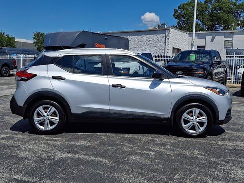 Used 2019 Nissan Kicks S FWD image 8