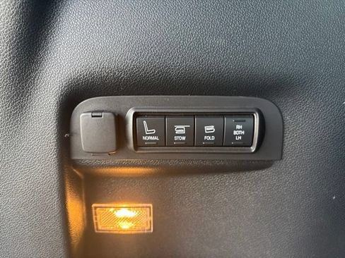Certified 2018 Ford Explorer Sport AWD/4WD image 12
