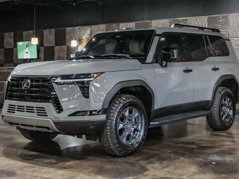 Used 2024 Lexus GX 550 AWD/4WD image 7