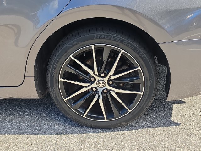 Used 2021 Toyota Camry SE FWD image 5