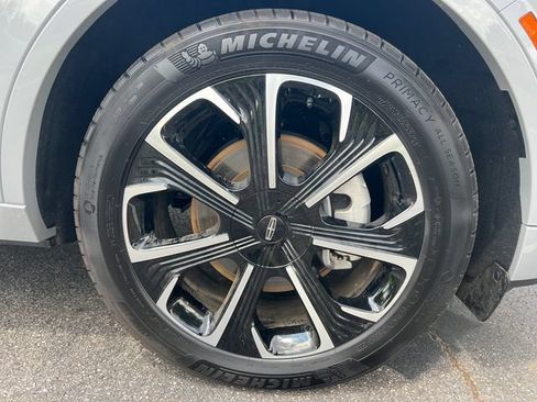 New 2026 Lincoln Nautilus Reserve AWD/4WD image 13