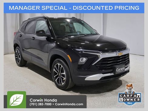 Used 2025 Chevrolet TrailBlazer LT AWD/4WD image 1