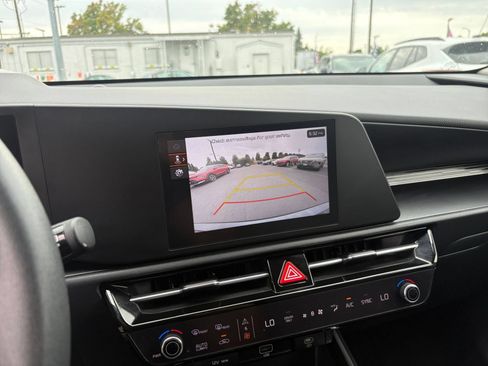 Used 2026 Kia Niro LX FWD image 22