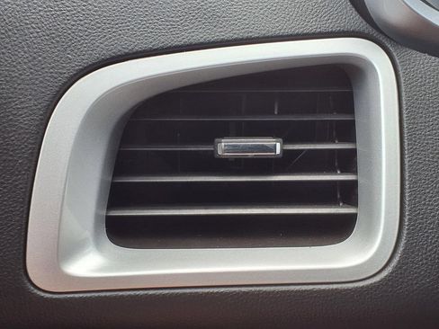 Used 2013 Chevrolet Equinox LS FWD image 24