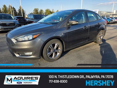 Used 2018 Ford Focus SE w/ SE Appearance Package image 1