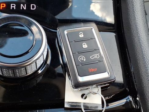 Used 2023 Jeep Grand Cherokee Limited AWD/4WD image 40