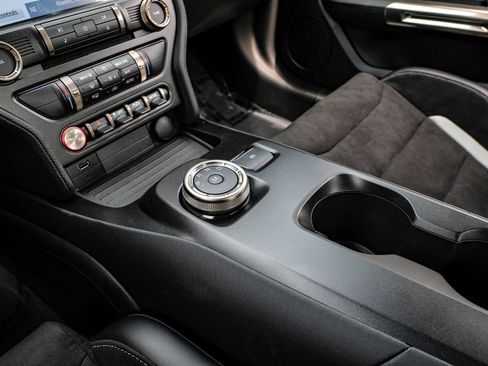 Used 2020 Ford Mustang Shelby GT500 w/ Carbon Fiber Track Pack RWD image 28