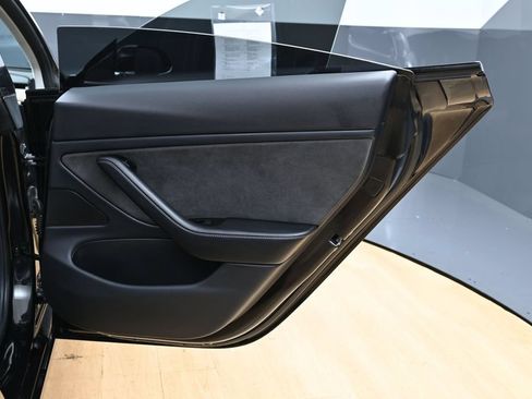 Used 2018 Tesla Model 3 Long Range RWD image 12