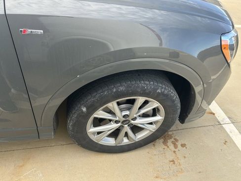 Used 2021 Audi Q3 2.0T Premium w/ Convenience Package image 2