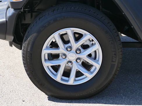 Used 2023 Jeep Wrangler Unlimited Sport AWD/4WD image 9