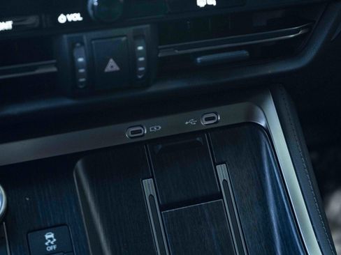 Used 2024 Lexus GX 550 AWD/4WD image 32