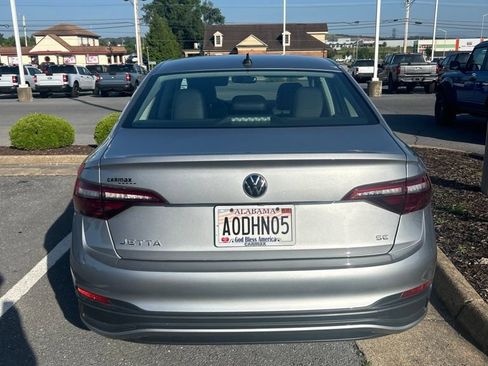 Used 2023 Volkswagen Jetta SE FWD image 5