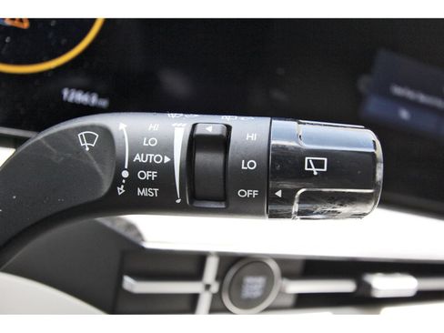 Used 2025 Hyundai Santa Fe Limited FWD image 18