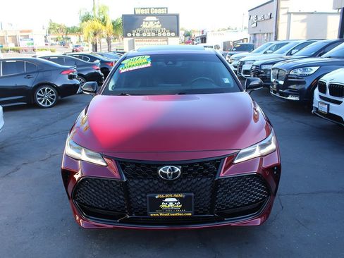 Used 2019 Toyota Avalon Touring w/ Preferred Accessory Package FWD image 3