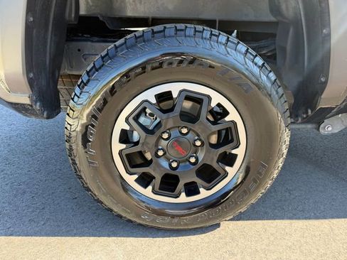 Used 2025 Toyota Tacoma TRD Off-Road AWD/4WD image 10