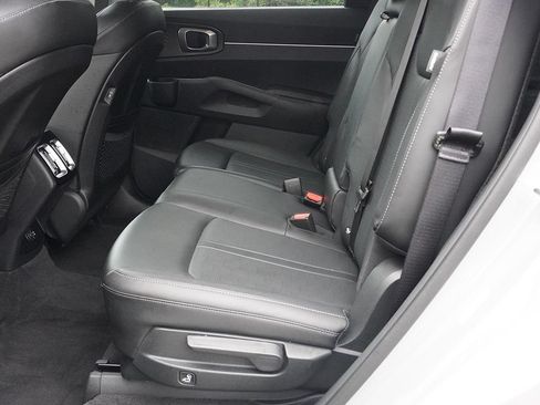 Used 2025 Kia Sorento S AWD/4WD image 34