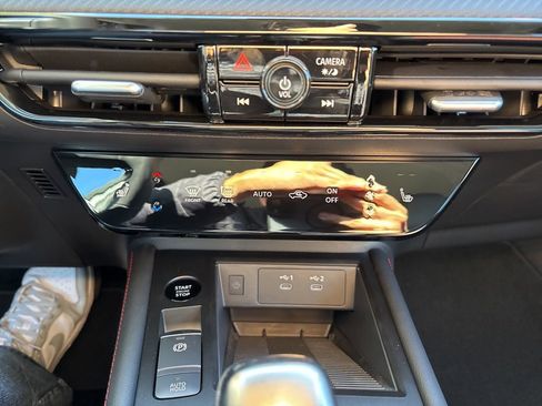 New 2026 Nissan Kicks SR w/ Cold Weather Package image 13