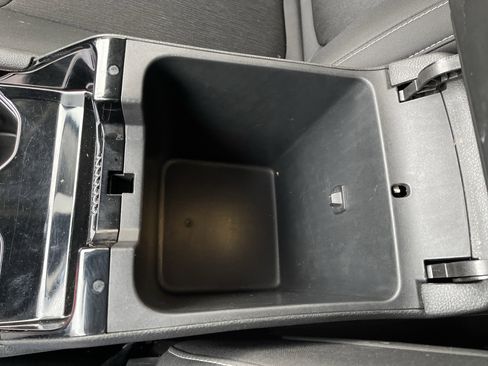 Used 2023 Jeep Grand Cherokee L Laredo image 29