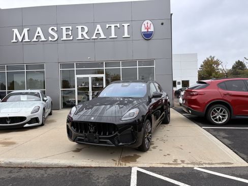 Used 2023 Maserati Grecale Modena image 1