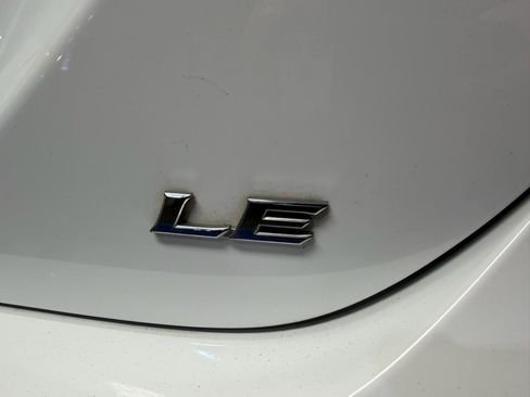 Used 2020 Toyota Camry LE FWD image 31