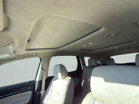 Used 2020 Buick Enclave Premium w/ Sun and Sites Package image 10