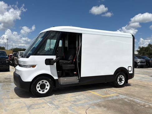 Used 2024 Chevrolet Brightdrop 400 w/ Commercial Equipment Package AWD/4WD image 2