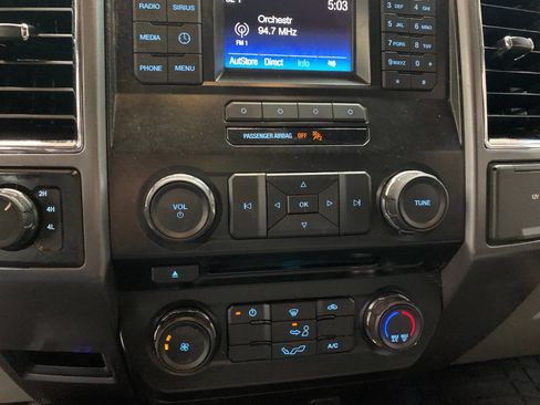 Used 2015 Ford F150 XLT image 12