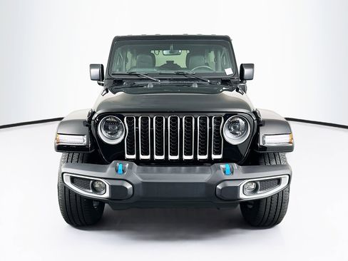 Used 2023 Jeep Wrangler Unlimited Sahara w/ Cold Weather Group AWD/4WD image 2
