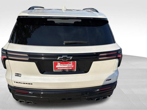 Used 2024 Chevrolet Traverse RS w/ LPO, Floor Liner Package FWD image 7